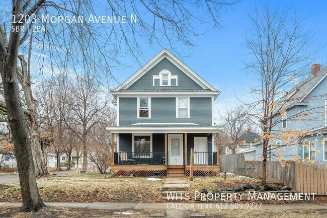 Fantastic 6 Bedroom 2 Bathroom Home - Fantastic 6 Bedroom 2 Bathroom Home