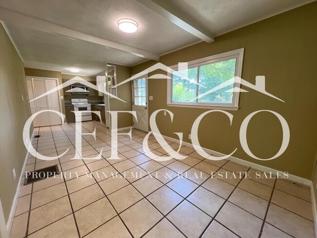Photo - 108 Overhill Dr