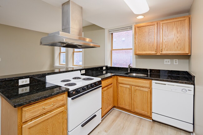 Astor Court Apartments
