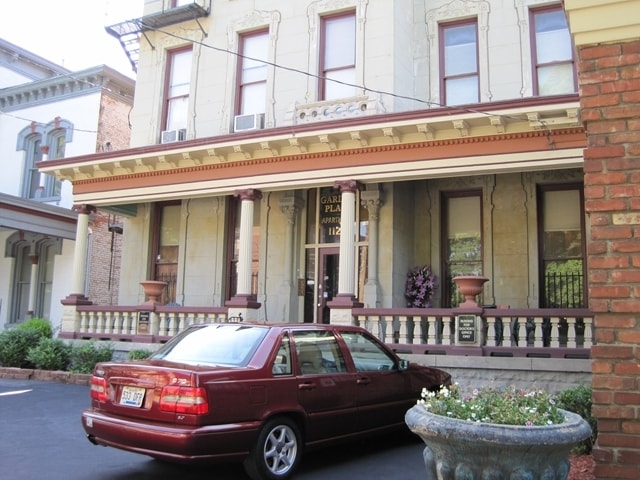 1128 S 3rd St - 1128 S. 3rd