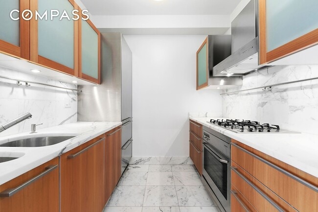 Photo - 25 Columbus Cir Unit 65E