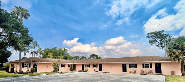 3031 - 3045 Springfield Lane Exterior - 3031-3039 Springfield Ln Rental