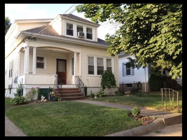 Photo - 35 College Road