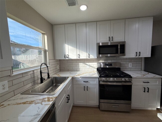 Photo - 3819 Banks Ridge Ln