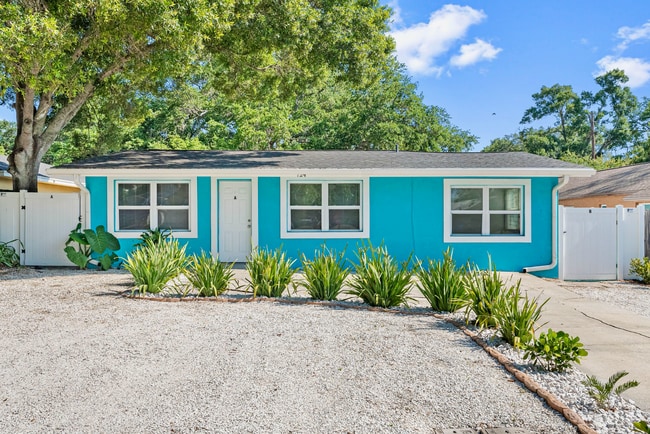 Lovely Largo Home - Lovely Largo Home