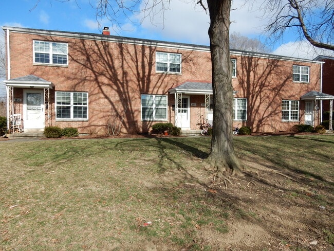 Building Photo - 2058 Harwitch Rd