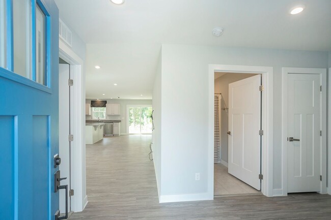 Photo - 711 Cottage Dr