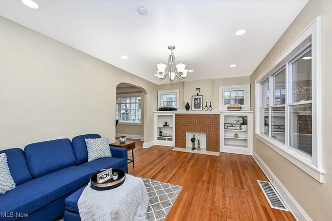 Photo - Modern & Charming 3-Bedroom Home