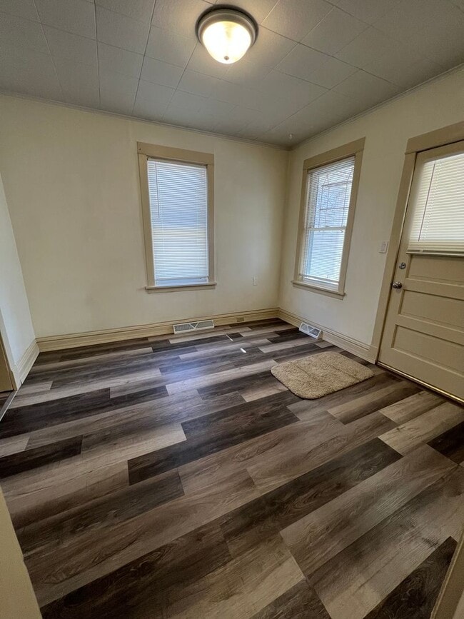 Photo - 3711 W 4th St