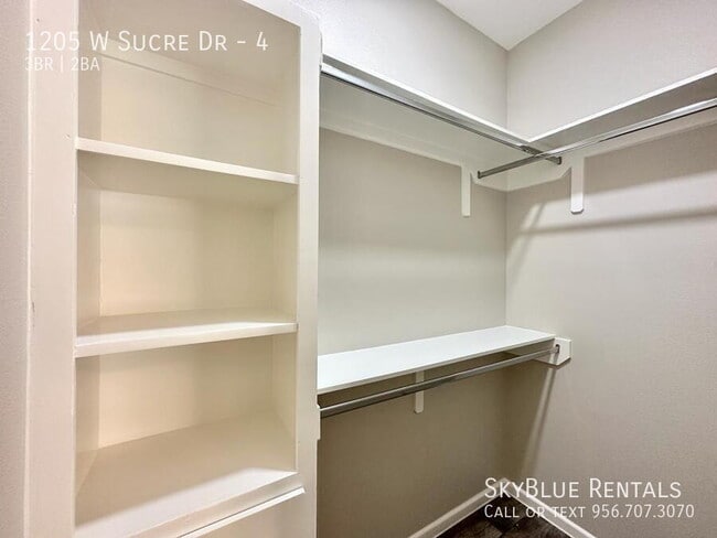 Building Photo - 1205 W Sucre Dr Unit 4