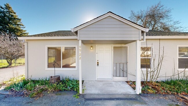 Building Photo - 4920-4922SONOMAHIGHWAY Unit 4922 Sonoma Highway