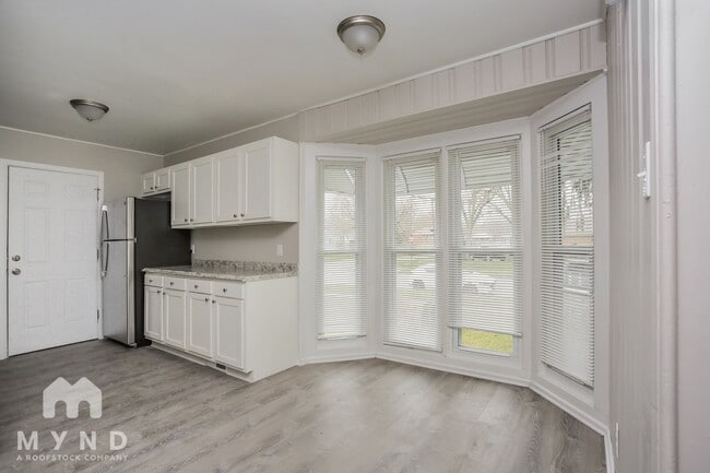 1221 Manfeld Dr