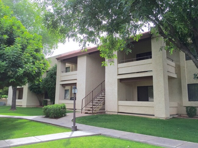 Second Floor Balcony Unit - 2146 West Isabella #254 Unit Isabella Ave Condo in Dobson Villas