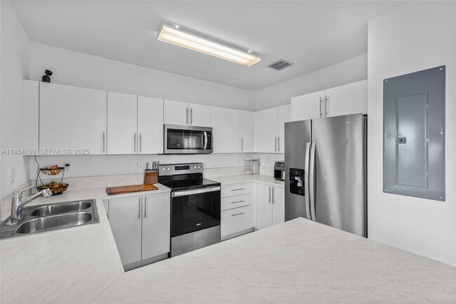 Photo - 1270 NW 3rd Ln