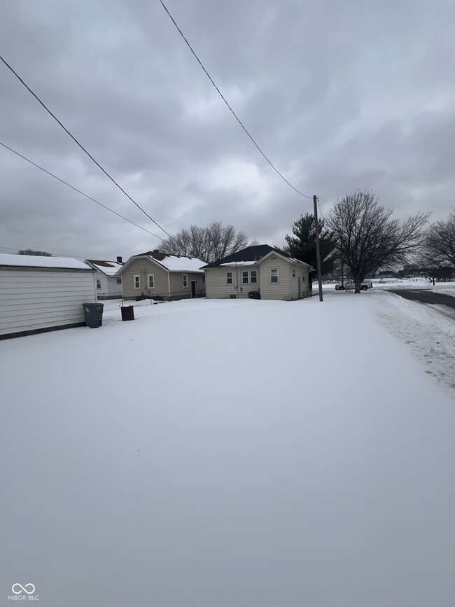 Building Photo - 1860 W Wyoming St
