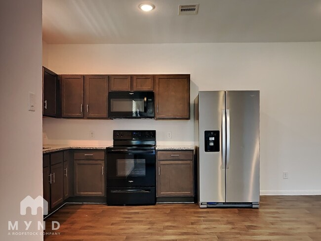 Photo - 16563 Colleen Pl