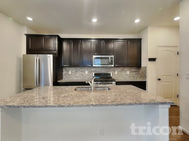 Photo - 21895 E Radcliff Cir