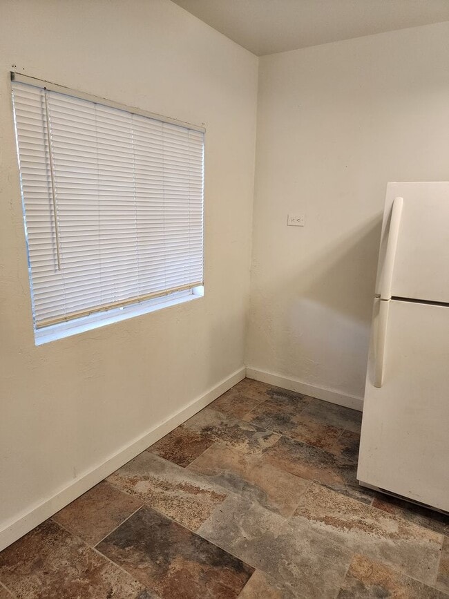 Photo - 1 bed 1 bath unit w/ shared laundry