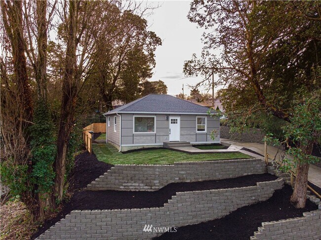 Home for rent in Fauntleroy Neighborhood o... - Home for rent in Fauntleroy Neighborhood o...