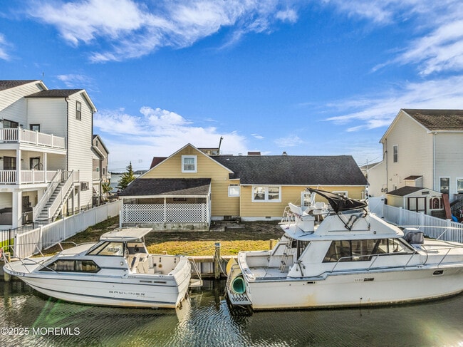 Photo - 346 Silver Bay Rd