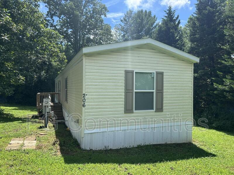 Photo - 206 Mt Pilot Mhp Dr House