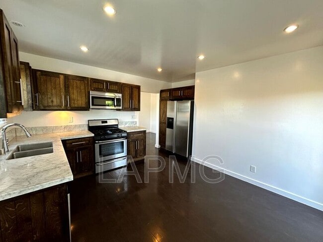 Photo - 5036 Ladd Ave