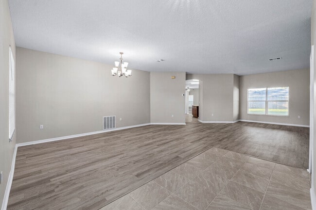 Photo - 14 Poppy Ln