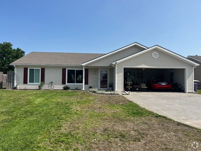 Building Photo - AVAILABLE SOON! - Great Rancher in Manhatt... Rental
