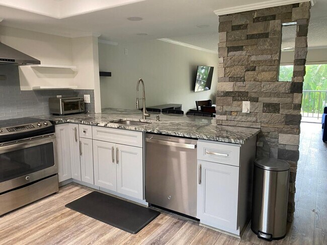 Photo - 7550 Sunshine Skyway Ln S