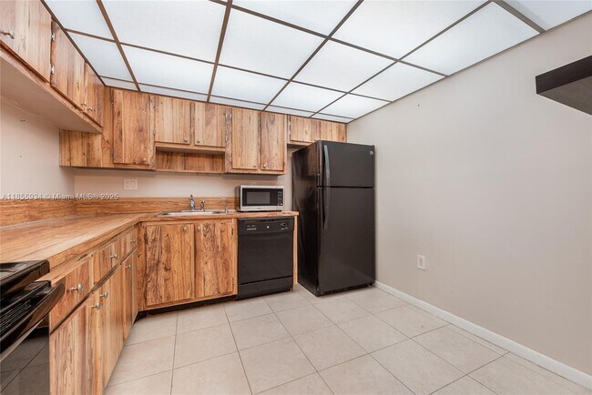 Photo - 10625 SW 112th Ave Unit 313
