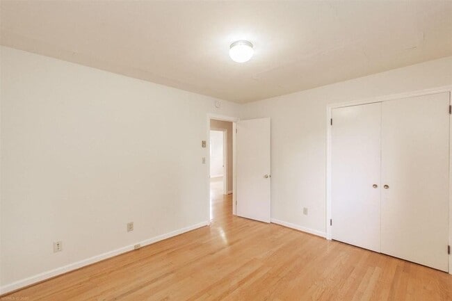 Photo - 601 Broce Dr