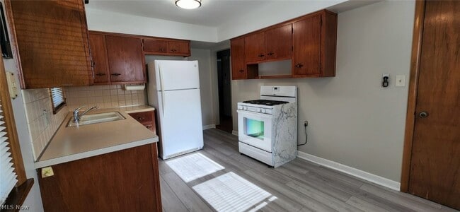 Photo - 517 Evans Ave