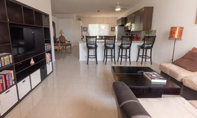 Photo - 608 Lake Wellington Dr