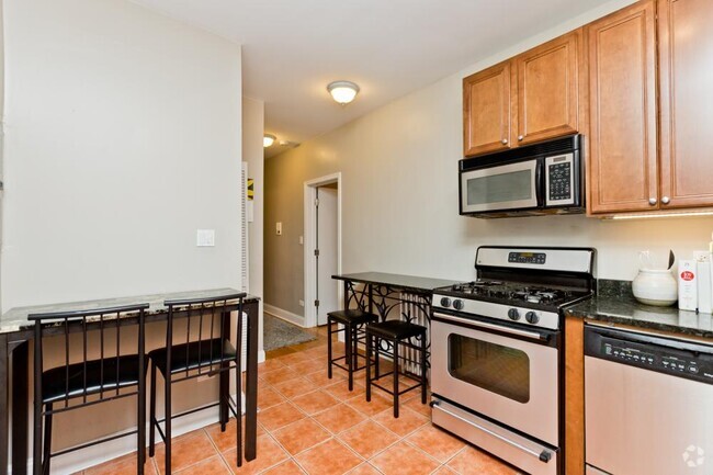 Building Photo - 2 bedroom in Chicago IL 60657 Unit 1 Rental