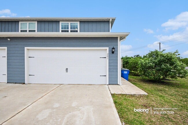 Photo - 203 Marsh Ln
