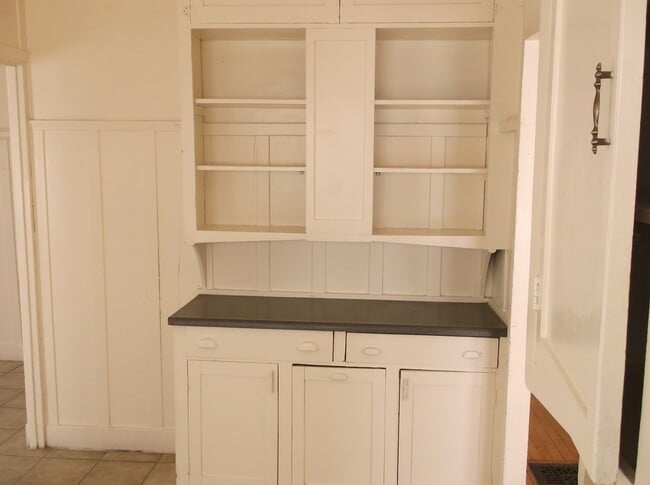 Photo - Cute 2 Bedroom/1 Bath in Good Condition