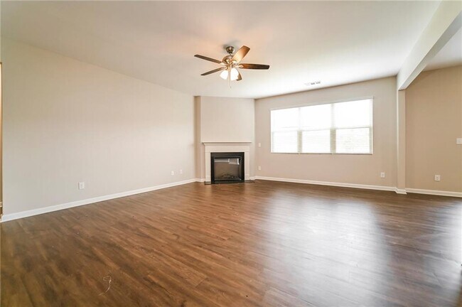 Photo - 613 Yazzie Pl House