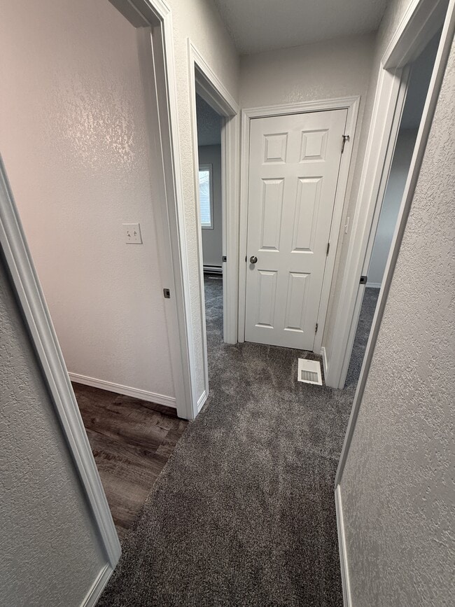 Photo - 6233 43rd St SW