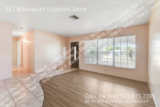 Photo - 267 NE Floresta Dr