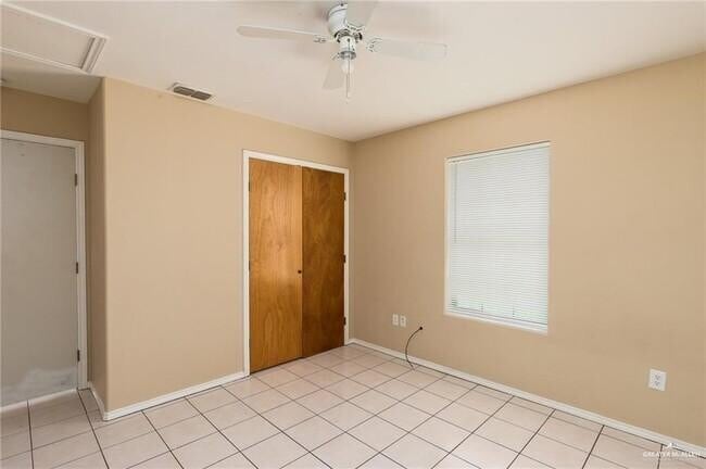 Photo - 200 R C Champion St