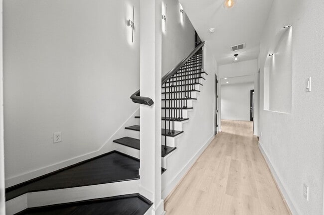 Photo - 4930 Chennault Rd Unidad A