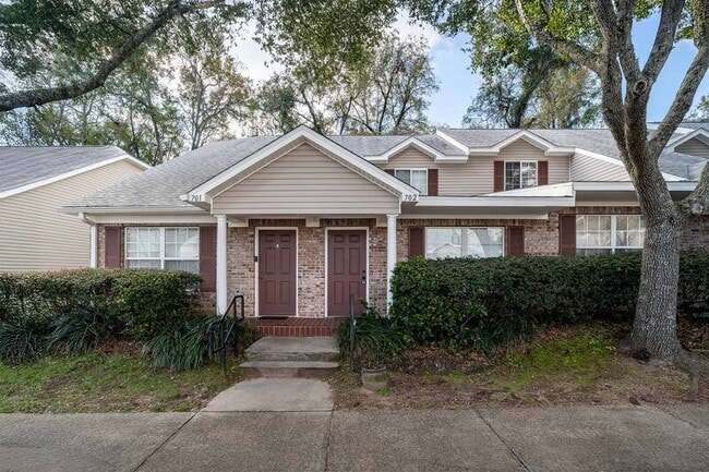 Building Photo - 2738 W Tharpe St Unit Apt 702