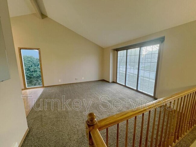 Photo - 2107 Queen Dr