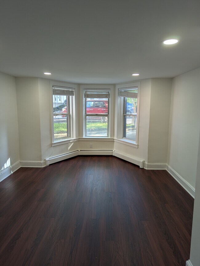 Photo - 62 Reservoir Ave Unidad #1