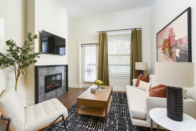 Crowne at Hickory Grove