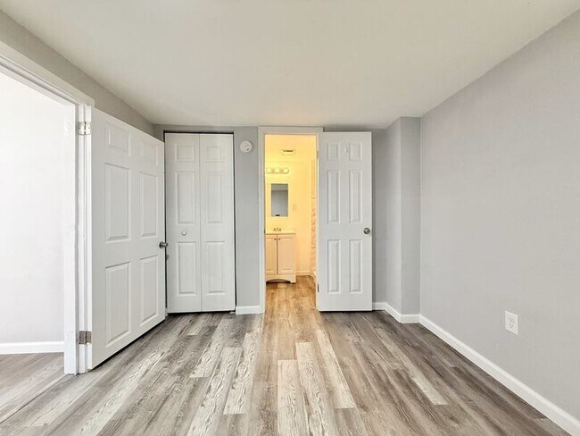 Photo - 711 18th Ave S