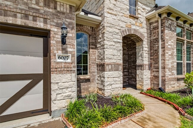 Photo - 6007 Marsh Lk Ct