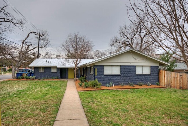 Photo - 1906 Blue Crest Dr Townhome