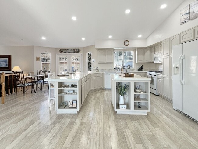 Photo - HUGE GARAGE BIGGER HOUSE