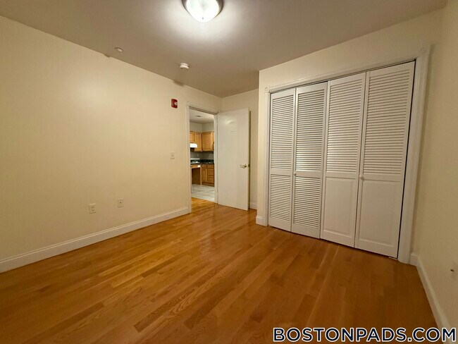 Photo - 90 Westland Ave Unidad 202